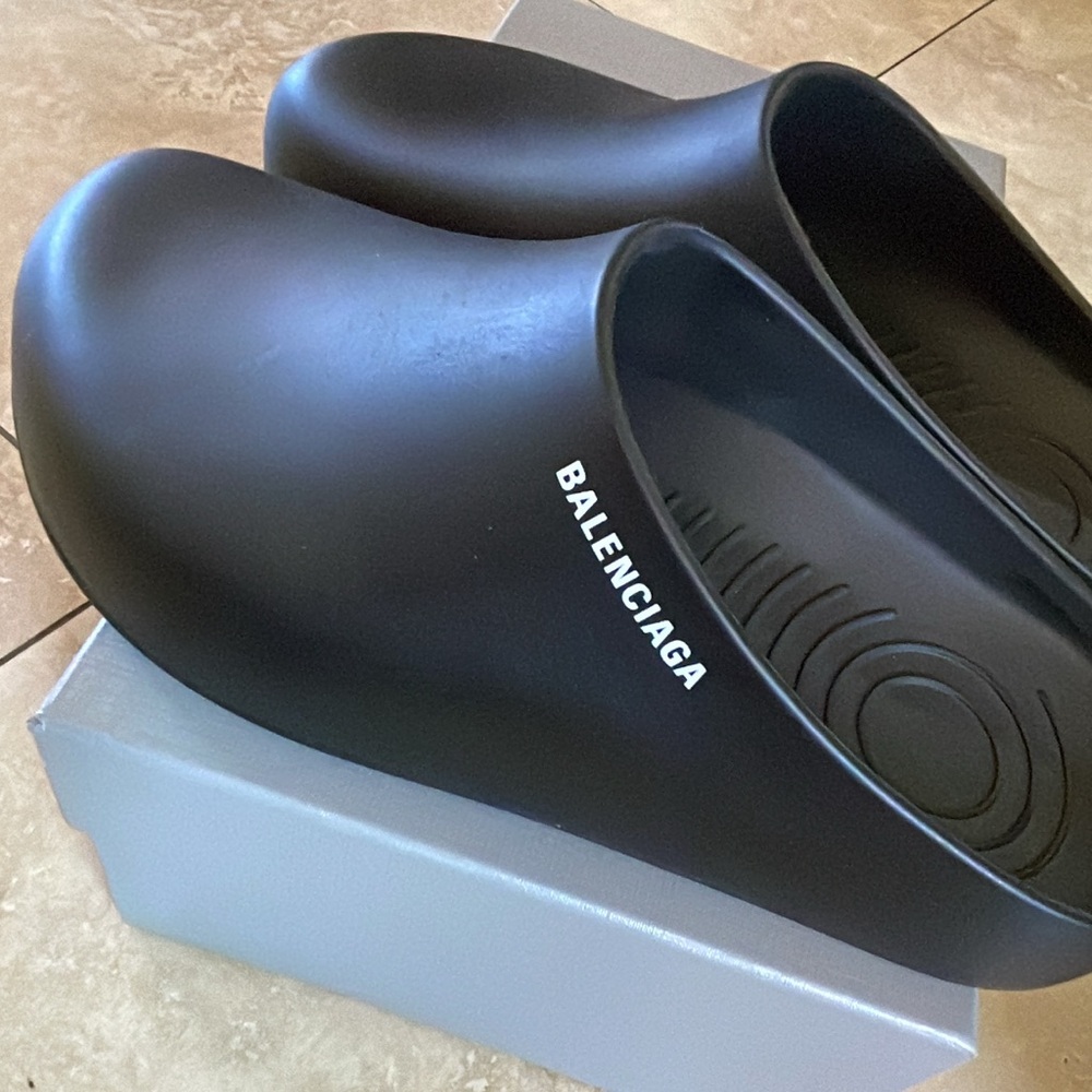 Balenciaga Pool Closed Slide size 42